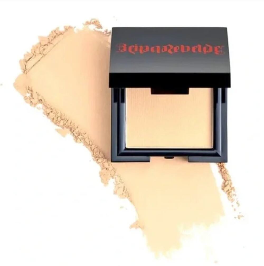 Reina Rebelde On Your Face Finishing Powder in Perla Deluxe Travel Size
